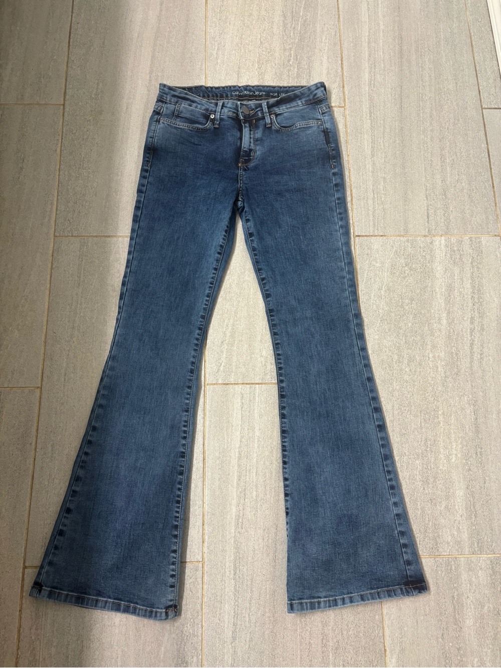 Calvin Klein Women’s Dark Blue Flare Jeans Size 28x32